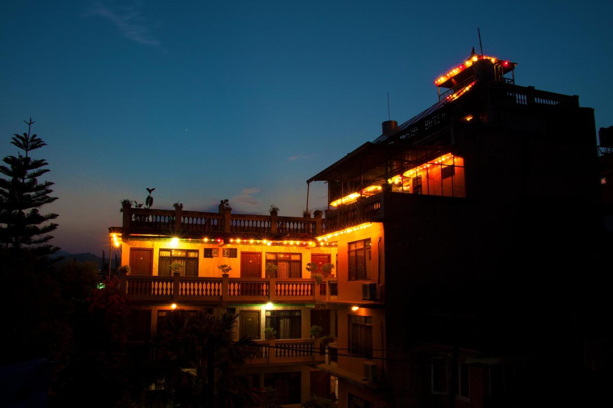 Hotel Metropolitan Kantipur Kathmandu Buitenkant foto
