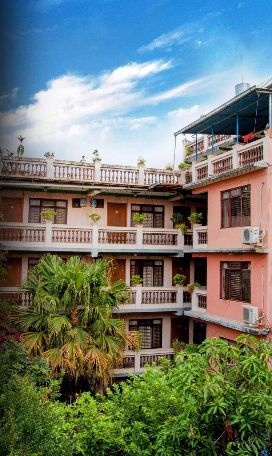 Hotel Metropolitan Kantipur Kathmandu Buitenkant foto